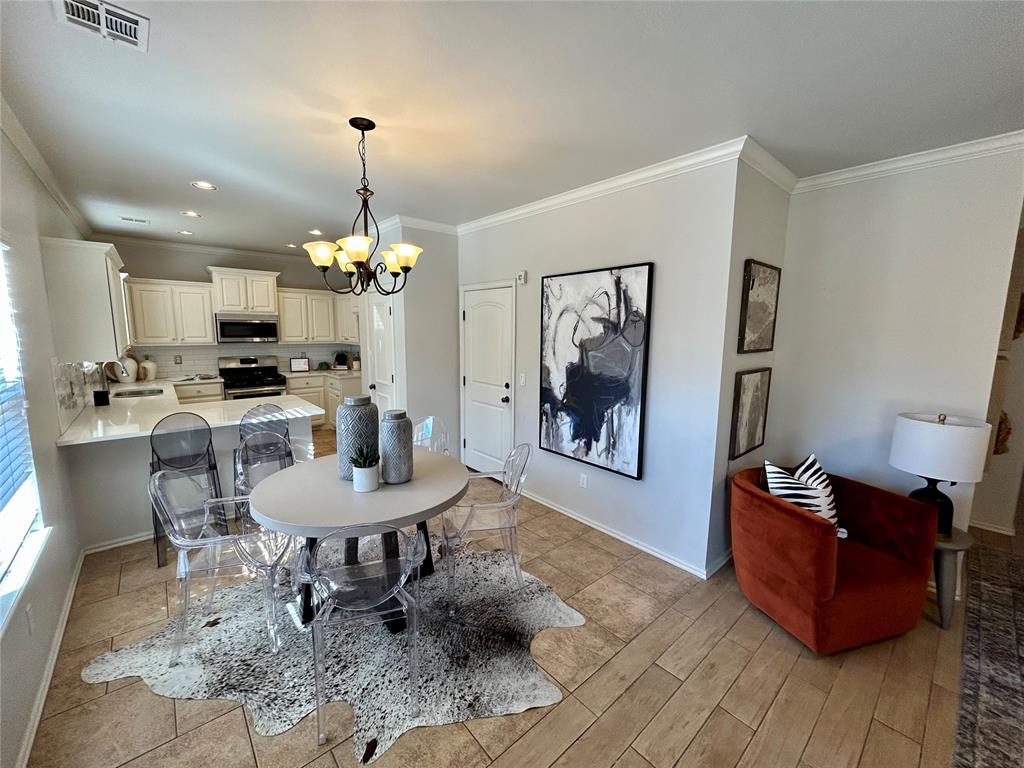 11709 Gwendolyn Lane
