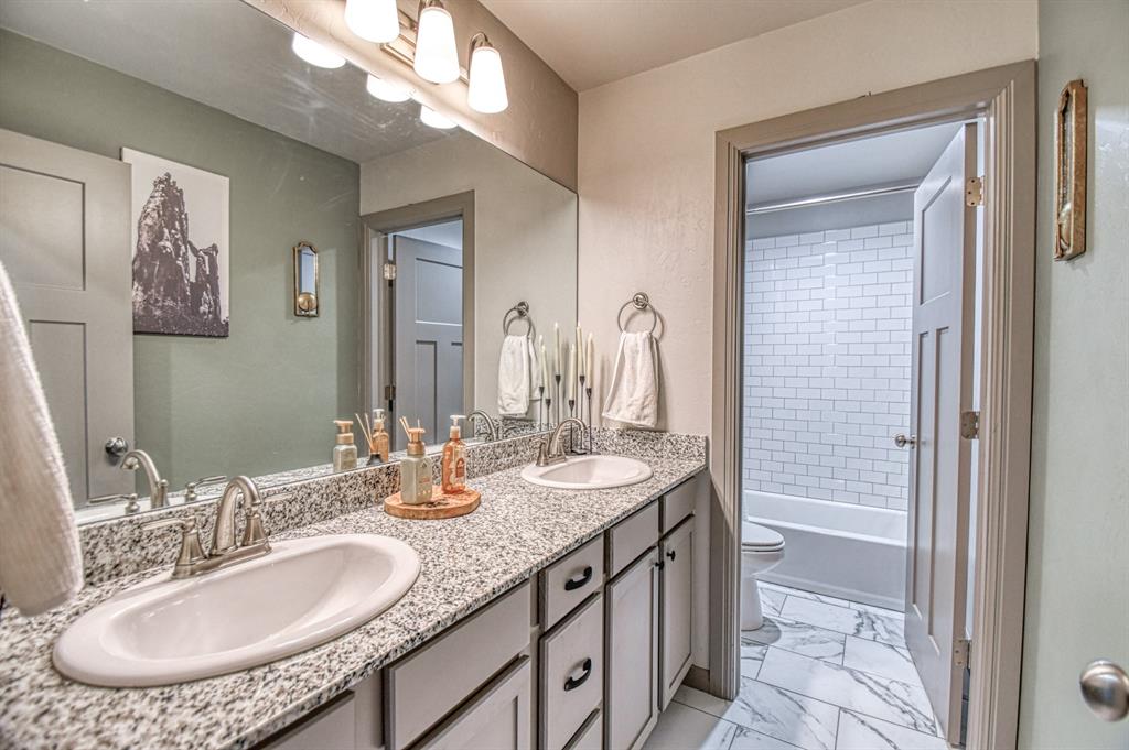 3702 King Arthur Court