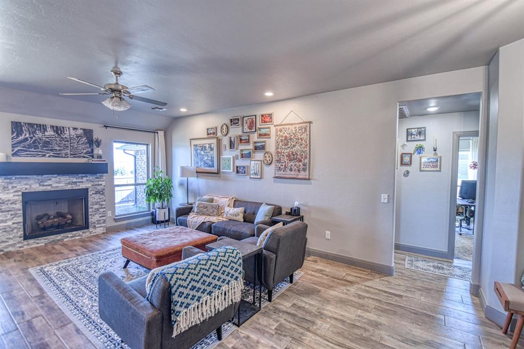 3702 King Arthur Court
