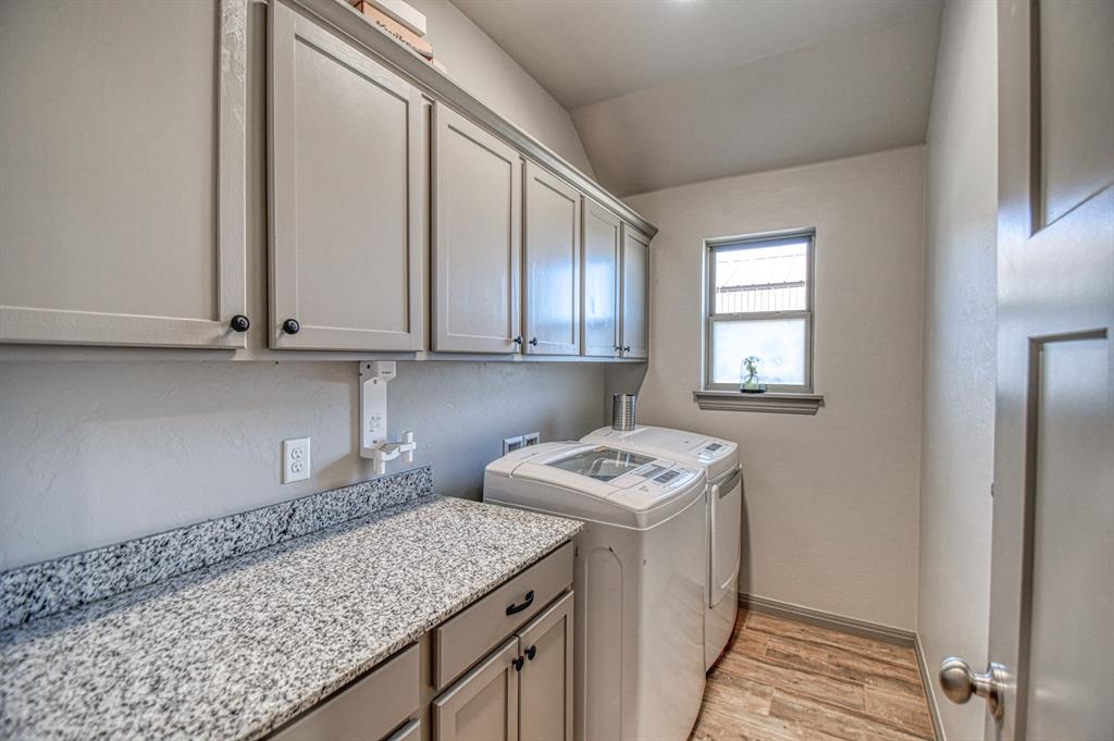 3702 King Arthur Court