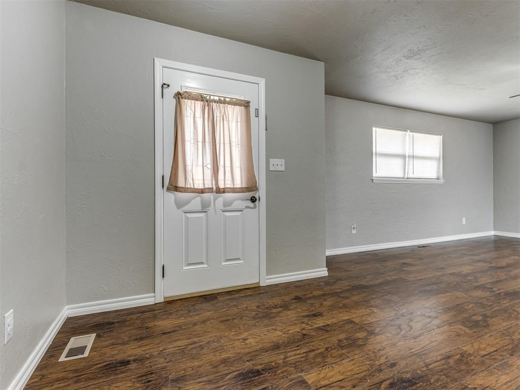 2004 N Mueller Avenue