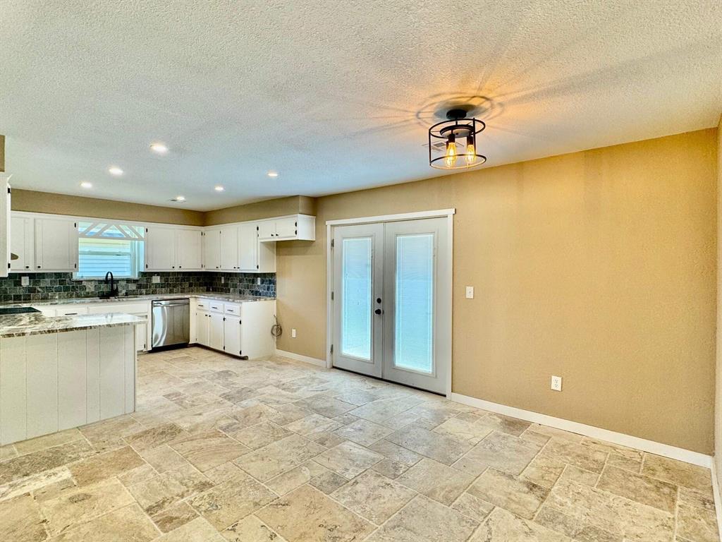 3 Cedar Lane