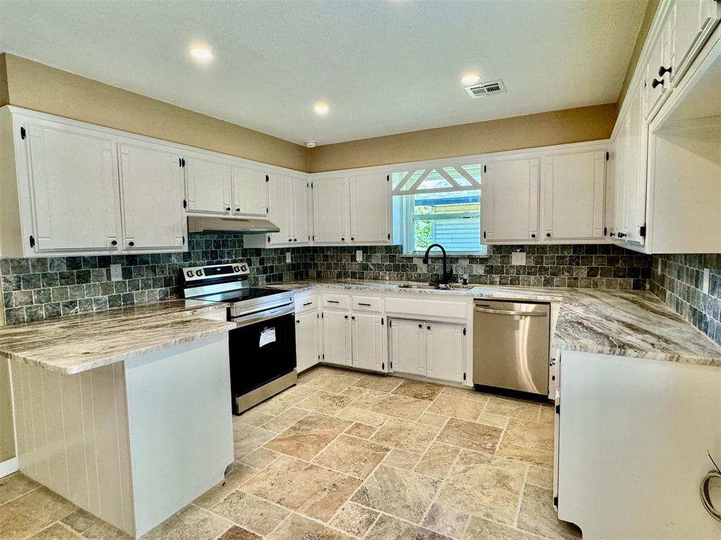 3 Cedar Lane