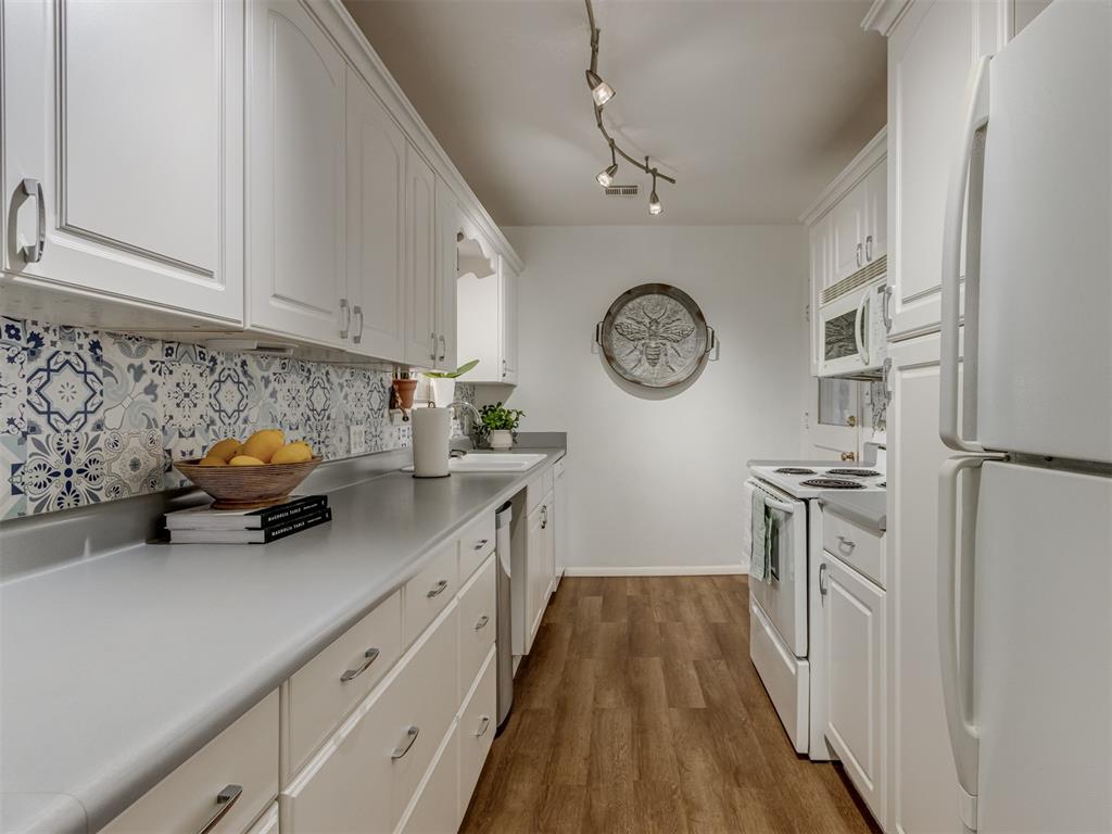 5924 NW 62nd Terrace