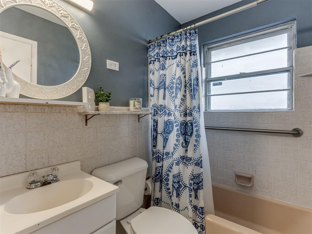 5924 NW 62nd Terrace