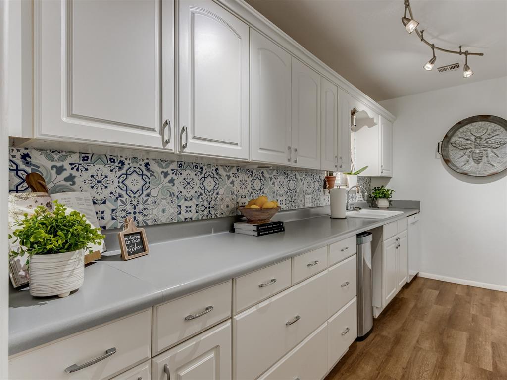 5924 NW 62nd Terrace