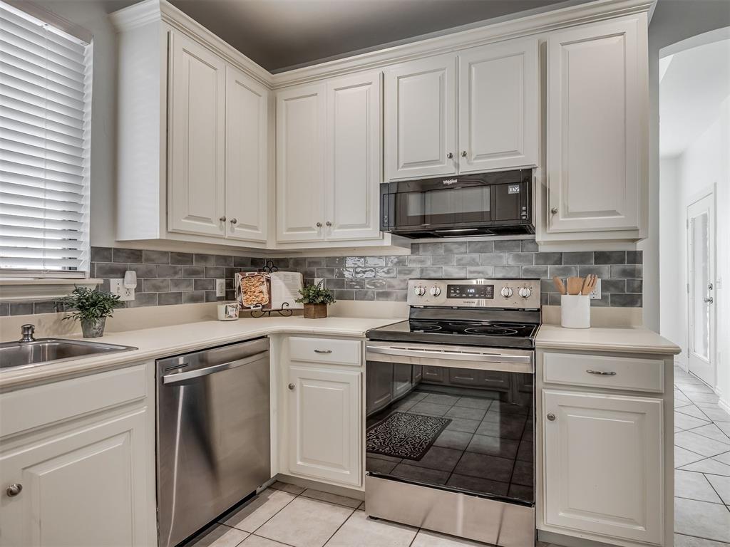 733 Longmeadow Lane