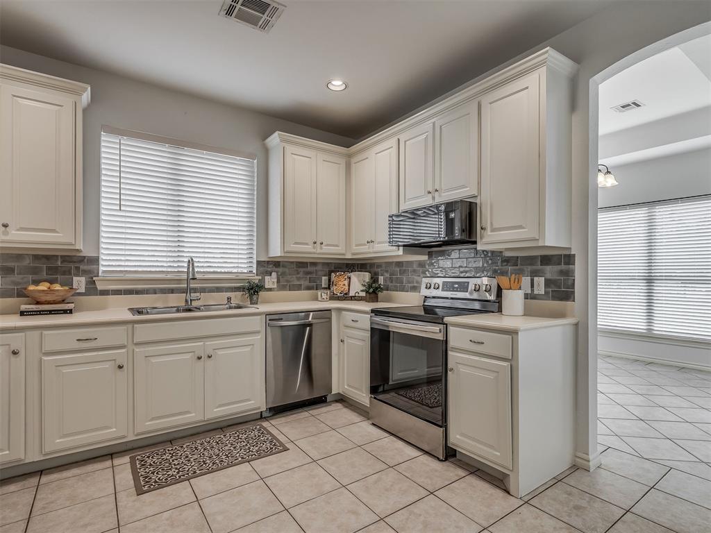 733 Longmeadow Lane