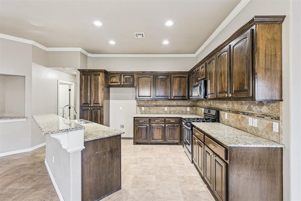13920 Oxford Drive