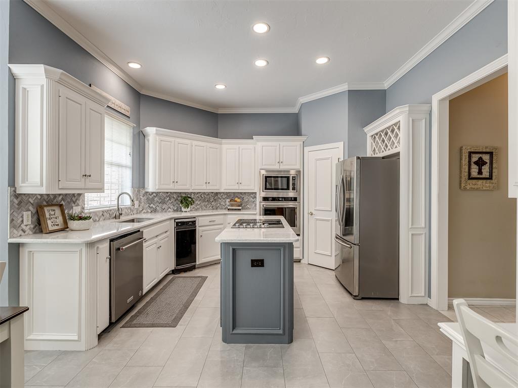 3016 Kingwood Drive
