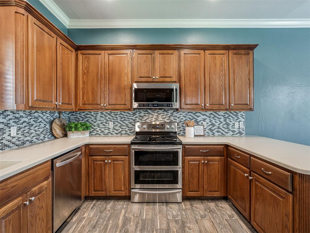 4445 Oak Hill