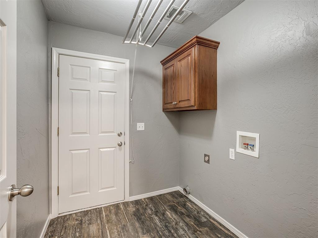 4445 Oak Hill