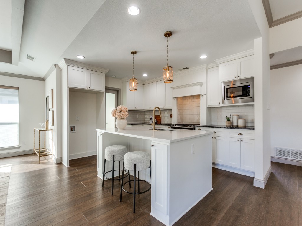 6130 La Cosa Drive