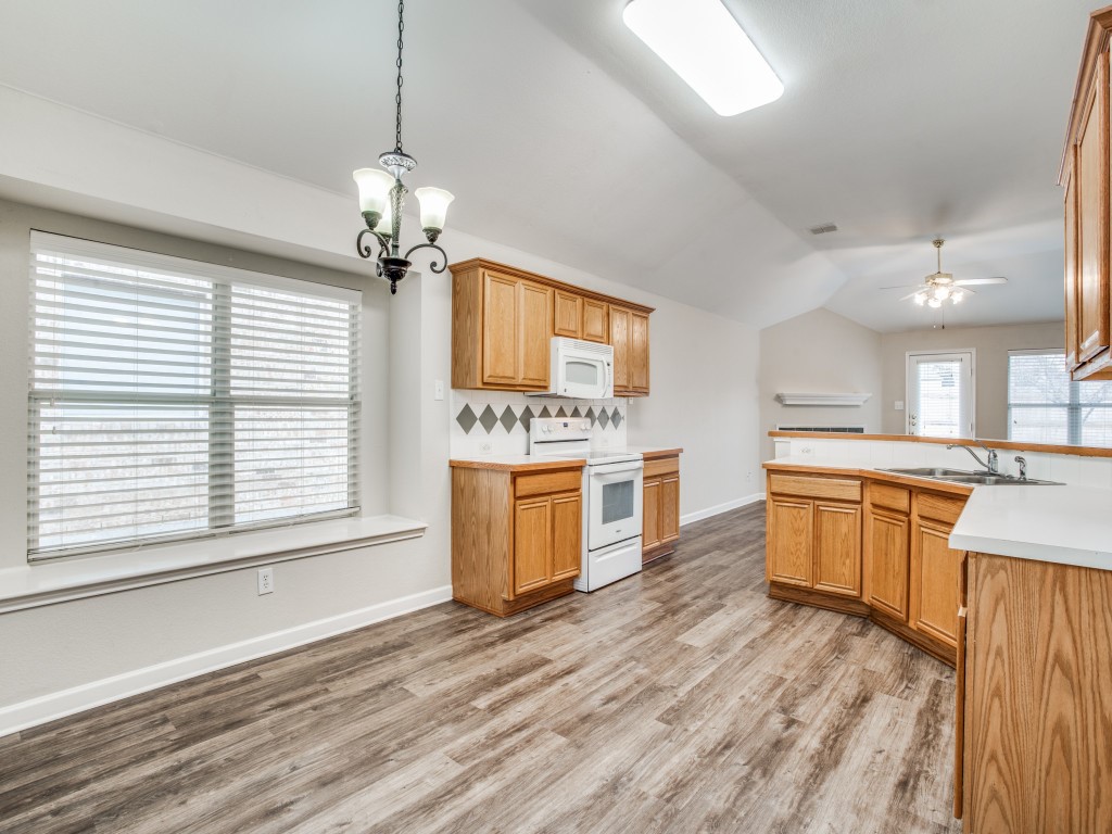 11916 Hickory Circle