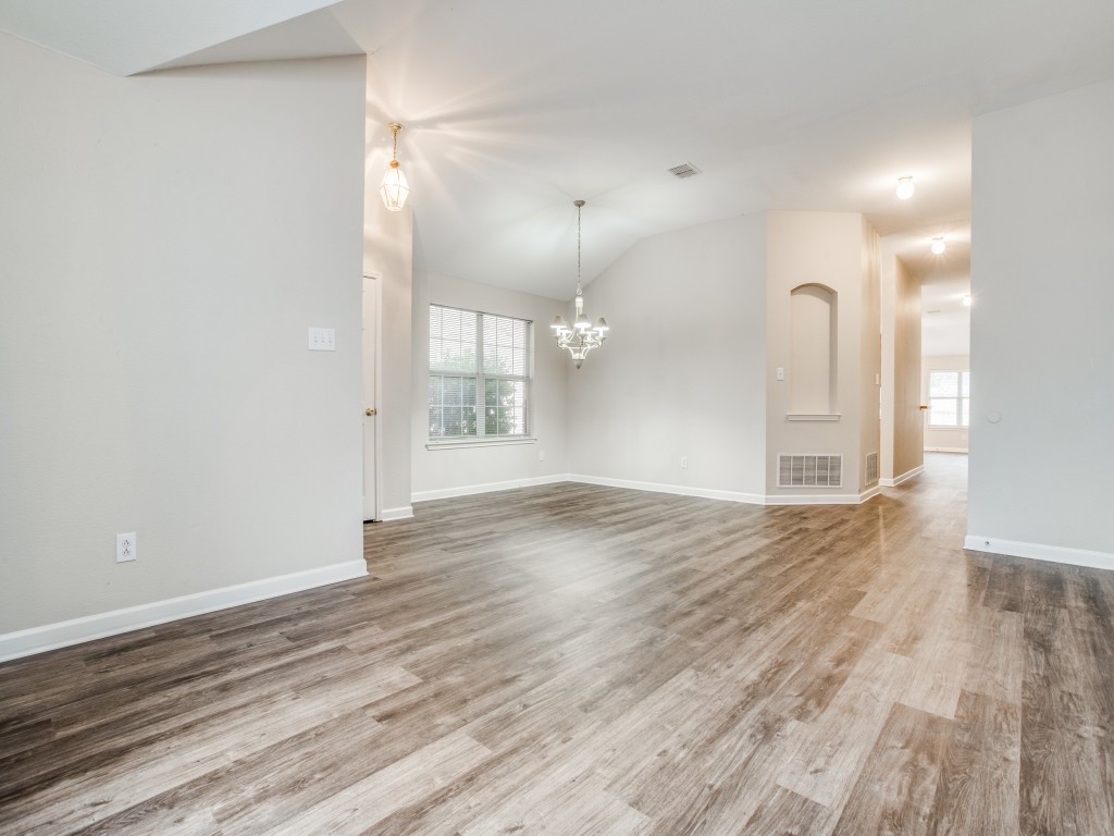11916 Hickory Circle