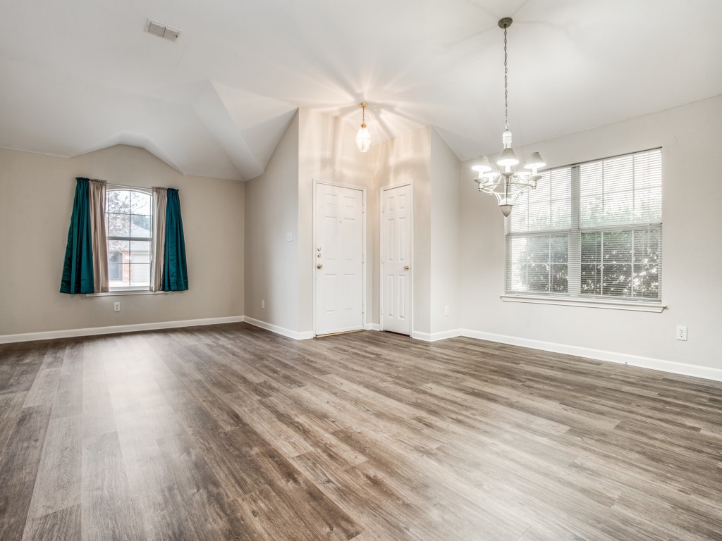 11916 Hickory Circle