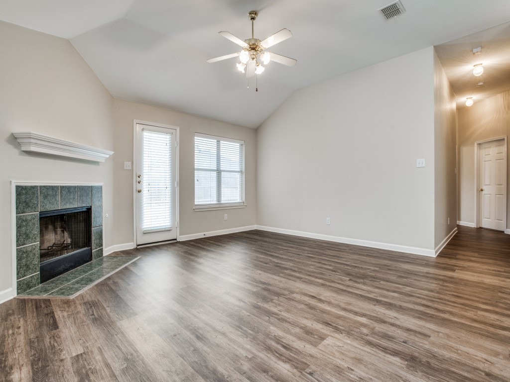 11916 Hickory Circle