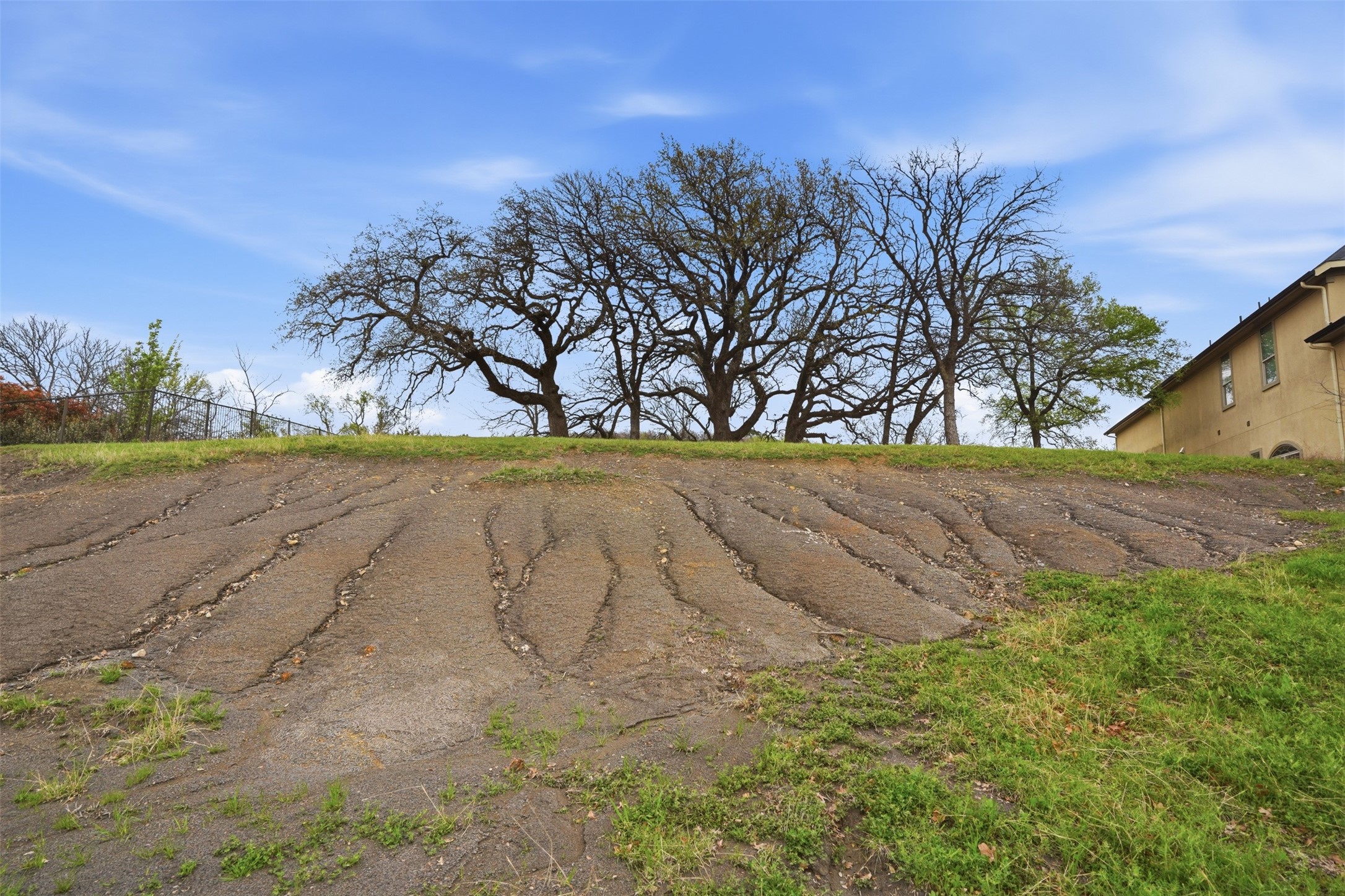 2605 Whispering Oaks Cove