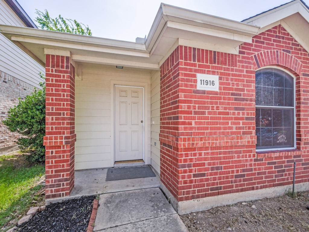 11916 Hickory Circle