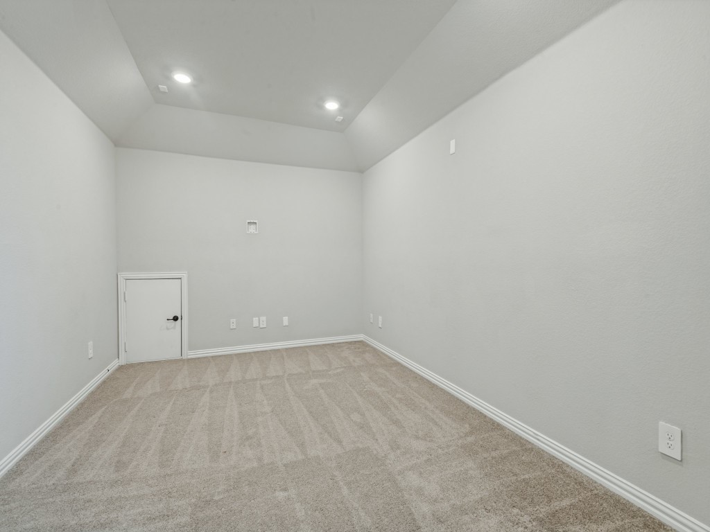 1267 Binfield Drive