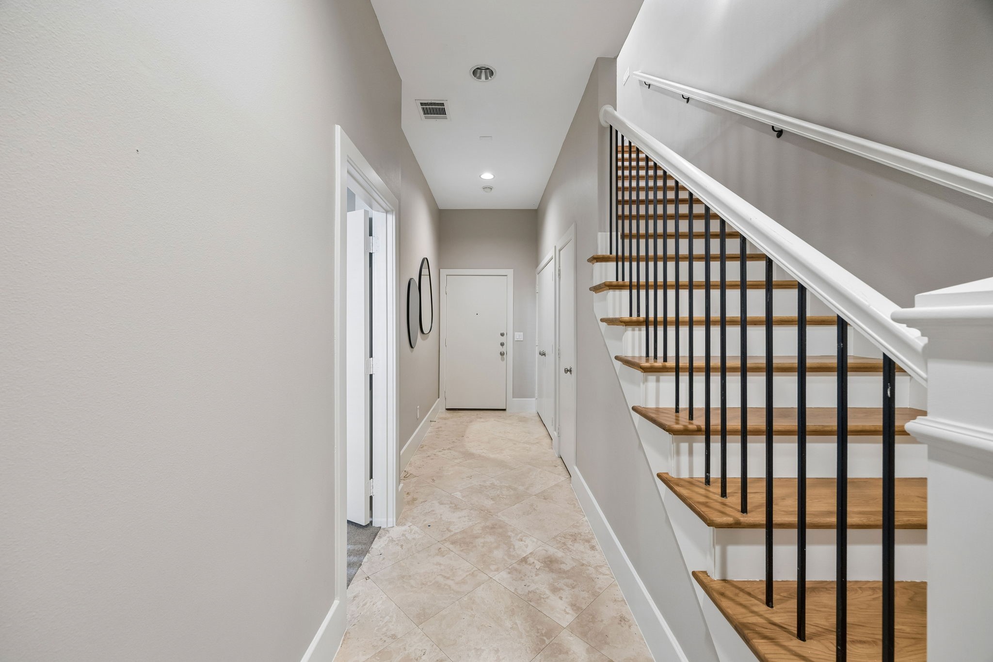 2606 Shelby Avenue 102
