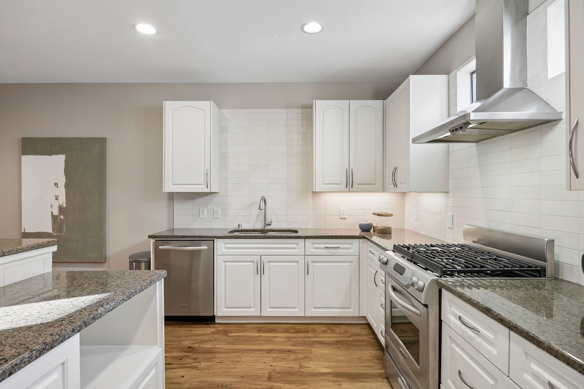 2606 Shelby Avenue 102