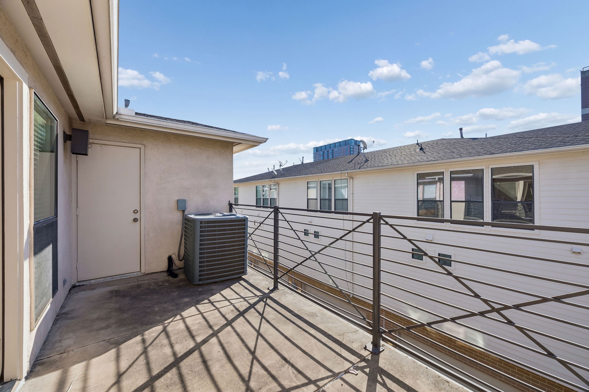 2606 Shelby Avenue 102