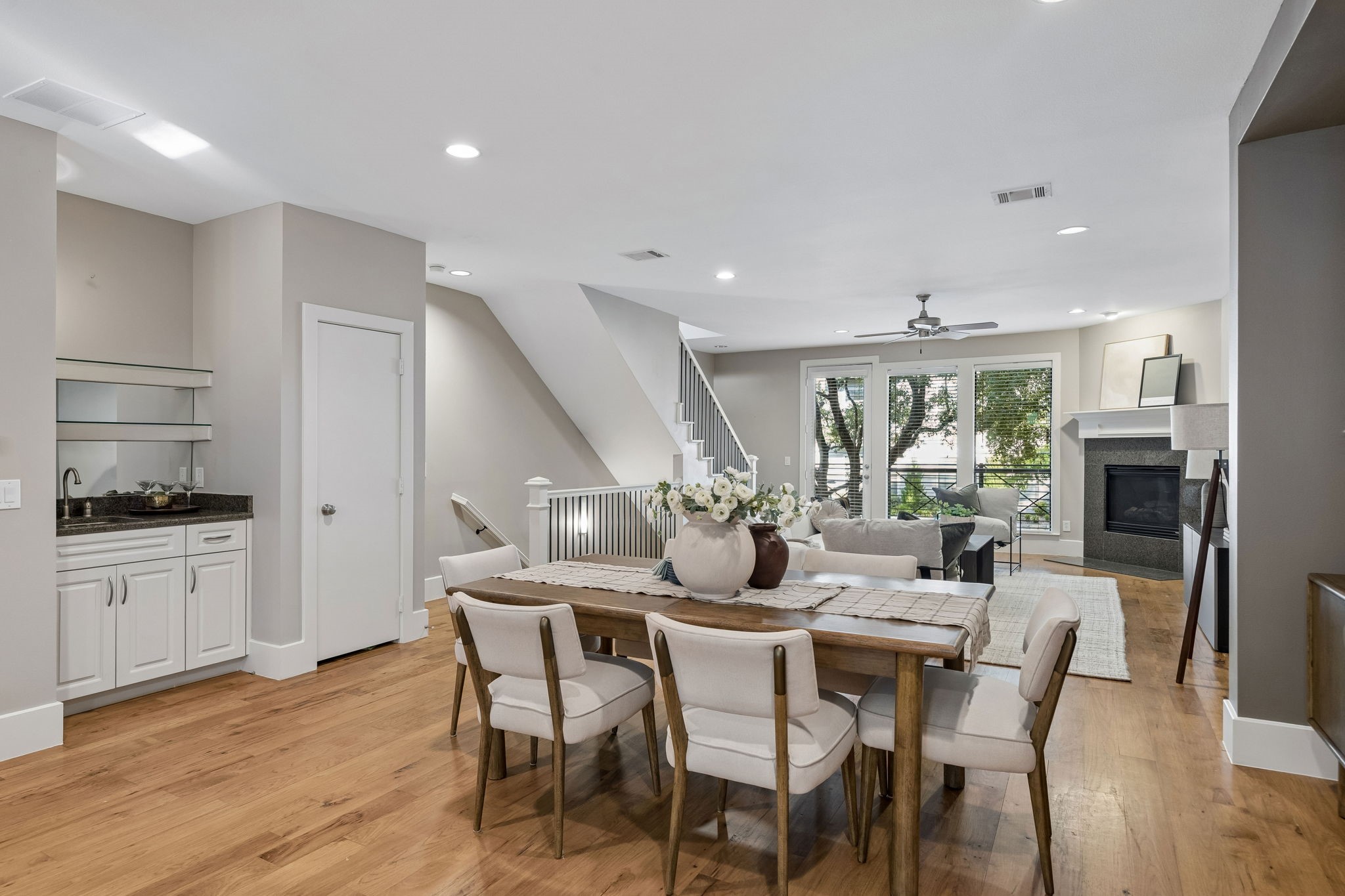2606 Shelby Avenue 102