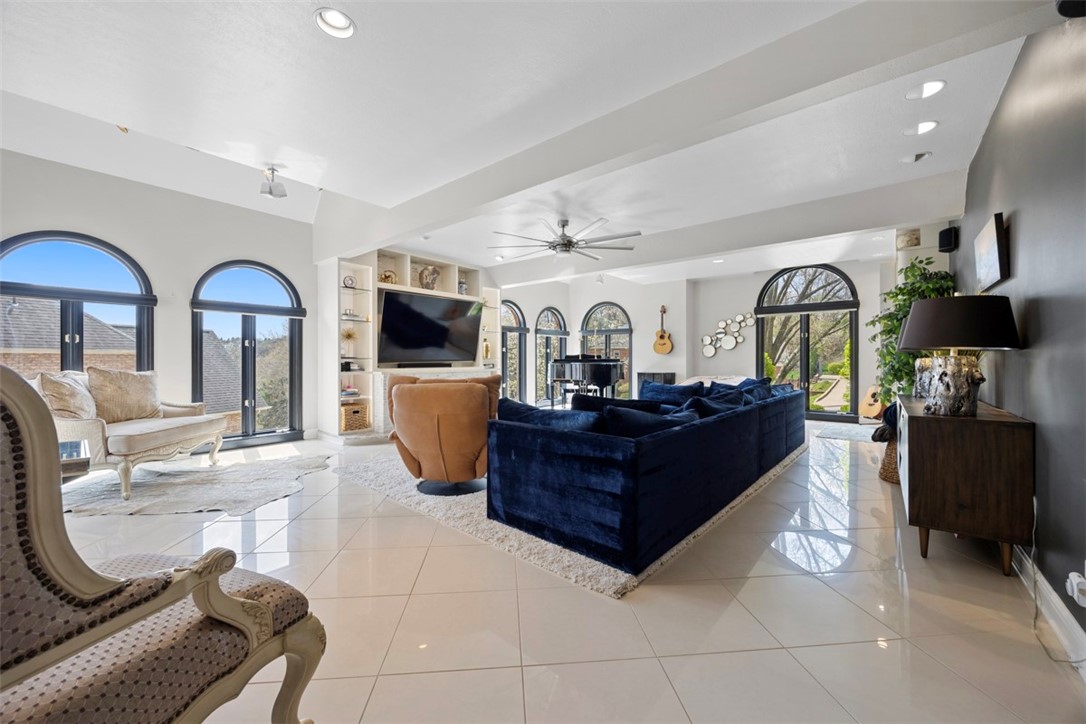 100 Ashley Ct