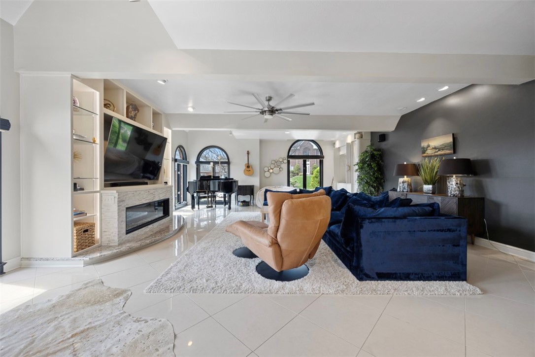 100 Ashley Ct