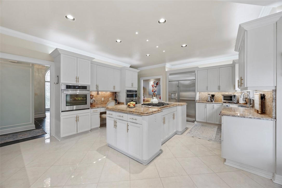 100 Ashley Ct
