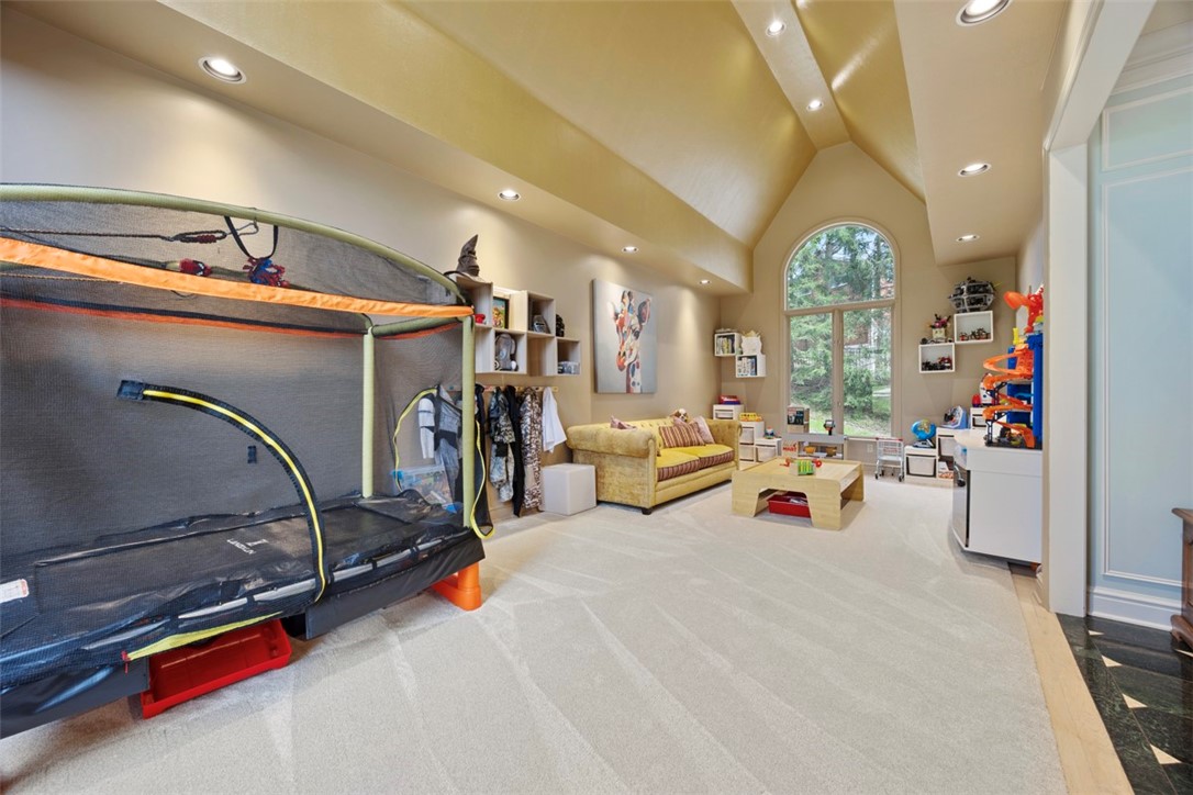 100 Ashley Ct
