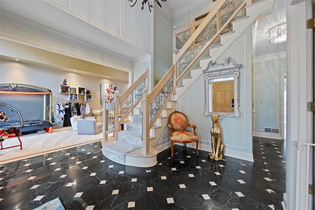 100 Ashley Ct