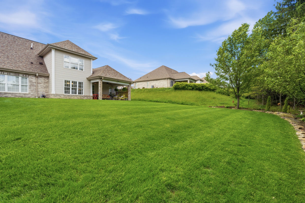 102 Lex LANE