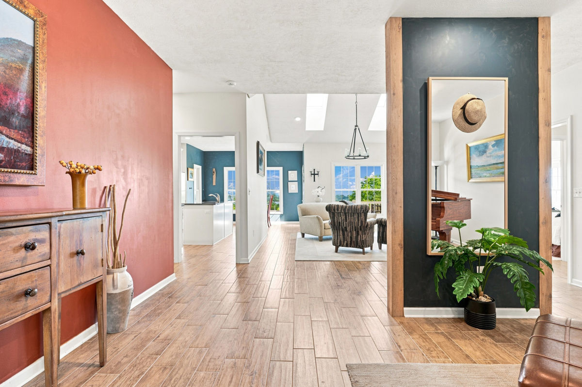 316 Ridge View COURT