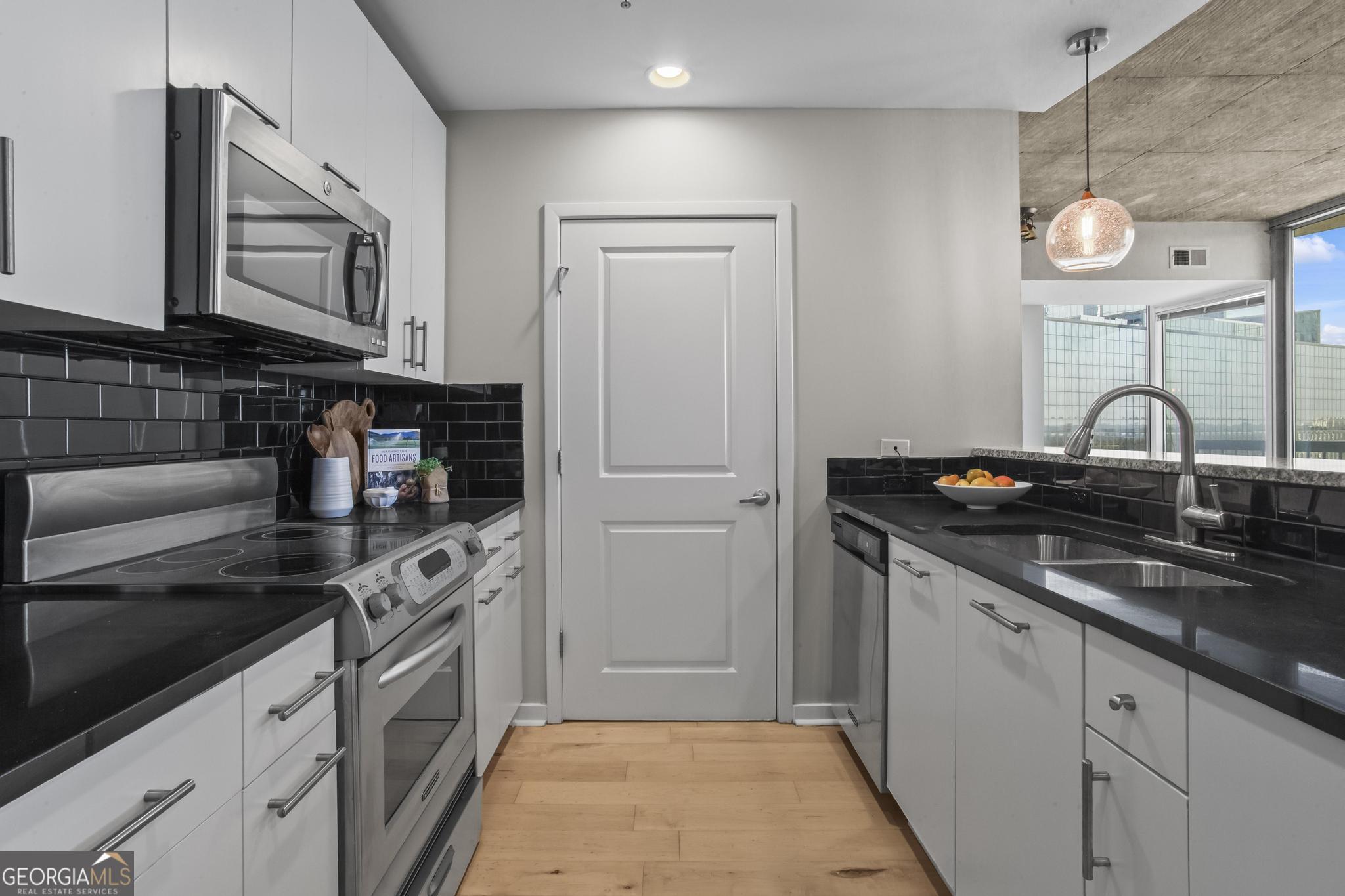 3324 Peachtree Road NE # 901