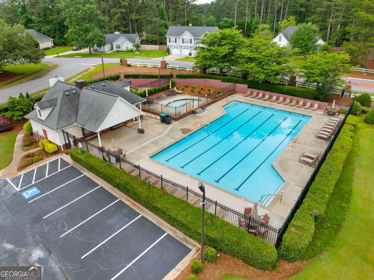 435 Crosshaven Way