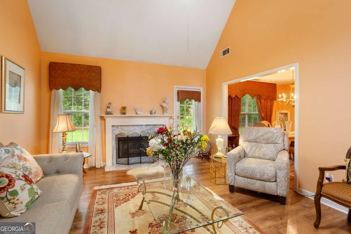 435 Crosshaven Way