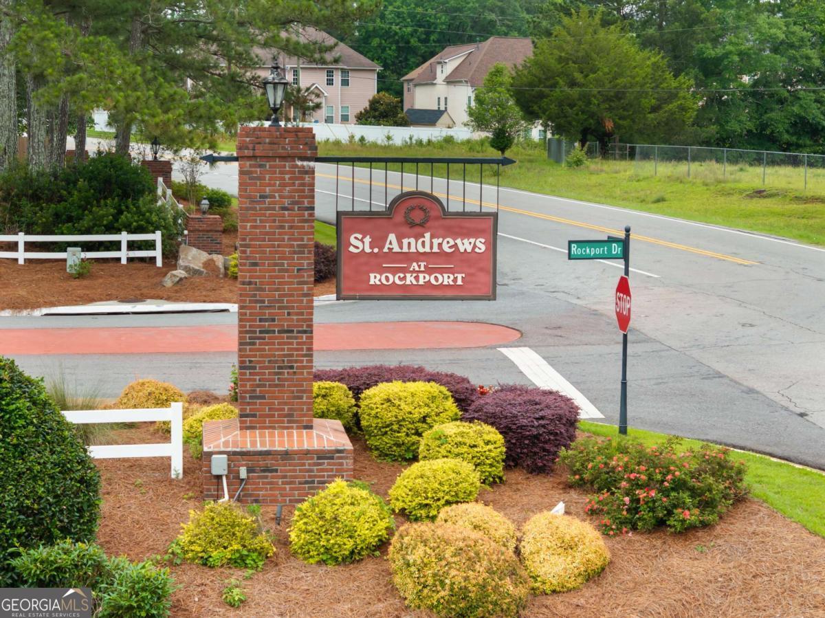 435 Crosshaven Way