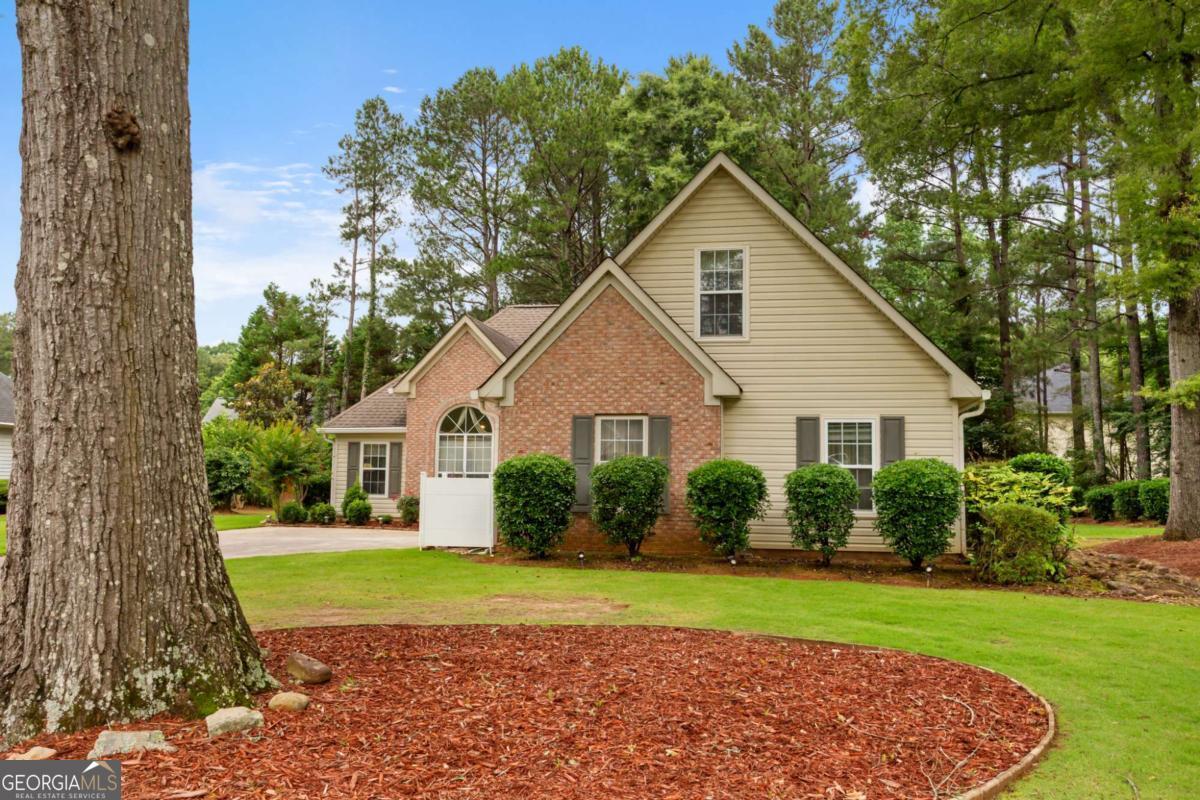 435 Crosshaven Way