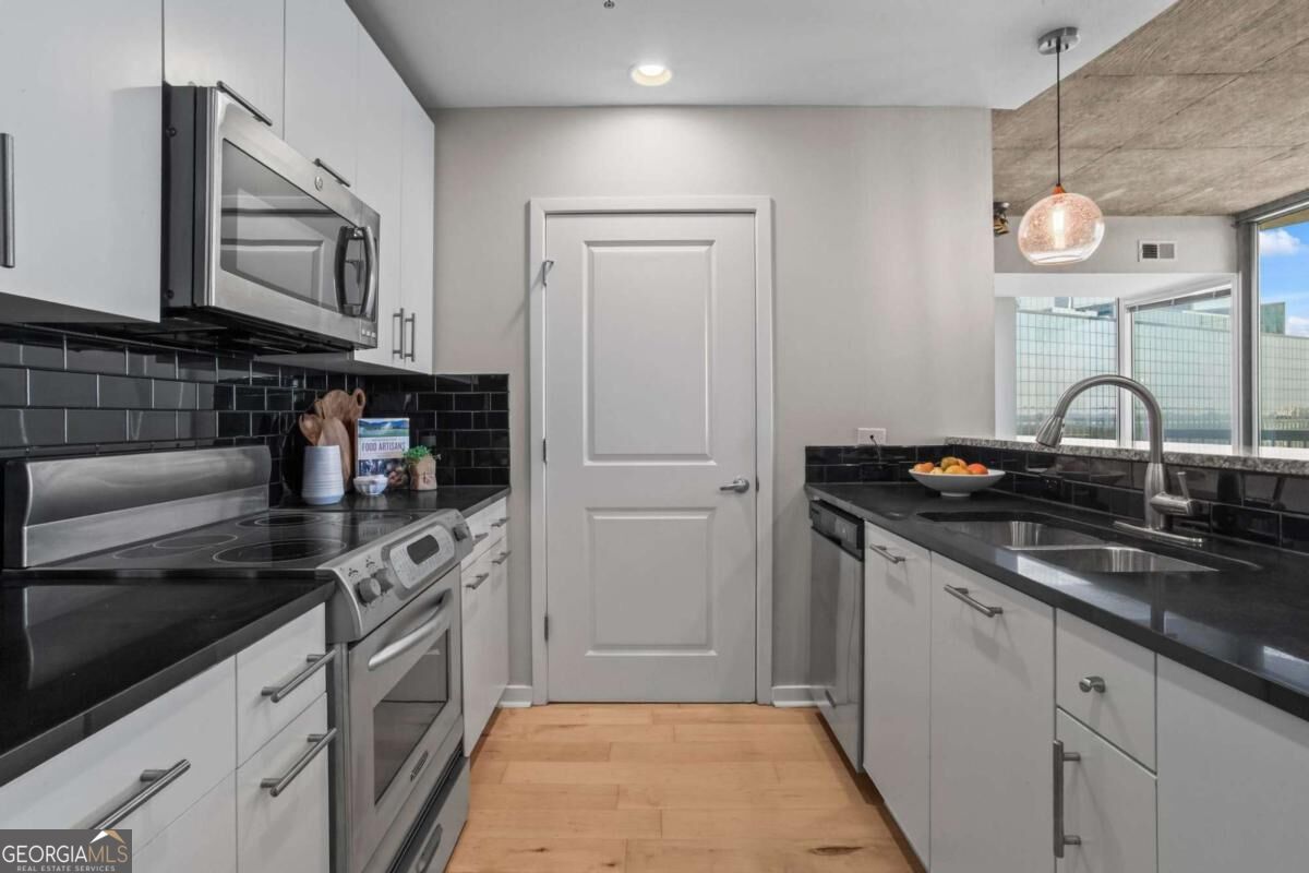 3324 Peachtree Road NE # 901