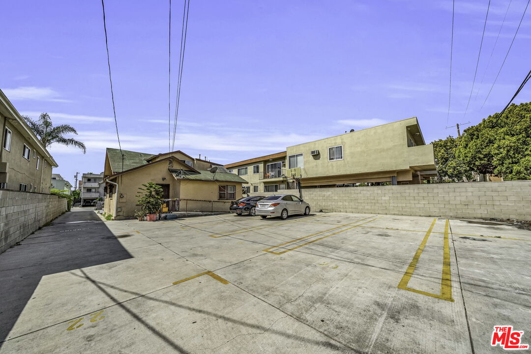 4843 Rosewood Ave