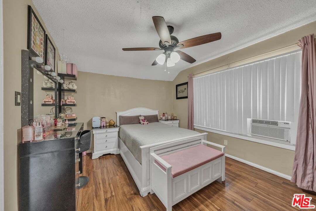 4843 Rosewood Ave