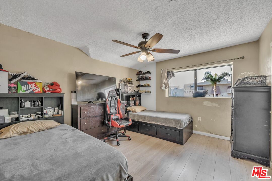 4843 Rosewood Ave