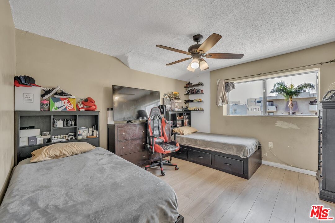 4843 Rosewood Ave