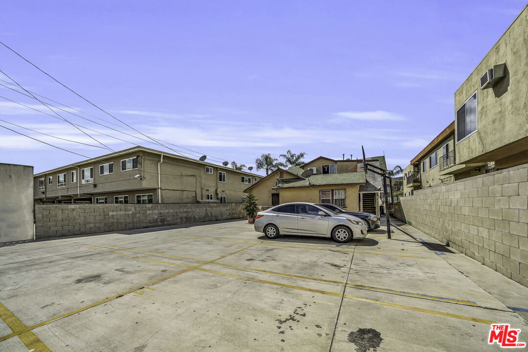 4843 Rosewood Ave