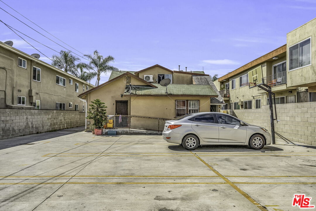 4843 Rosewood Ave