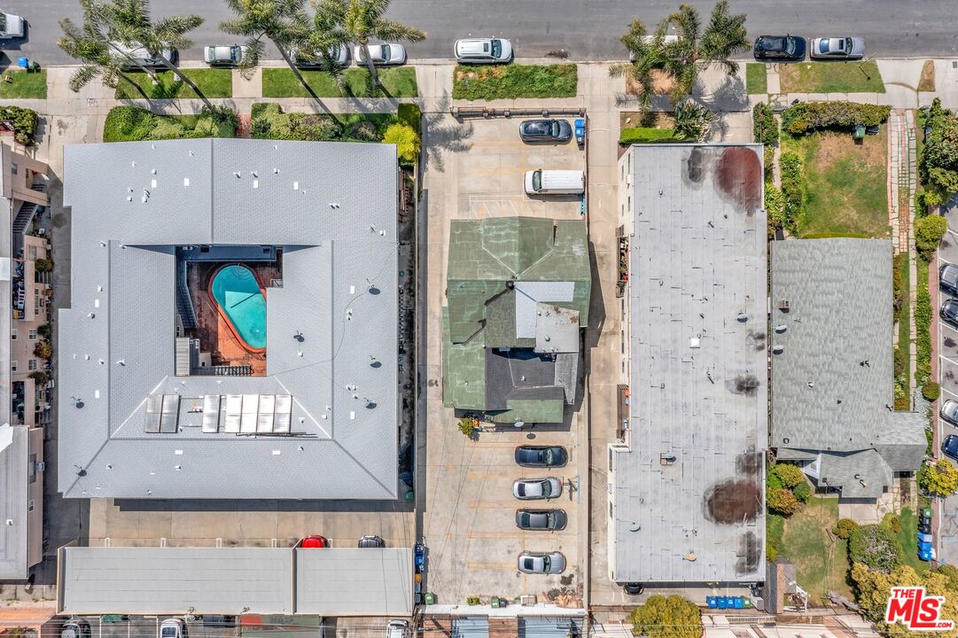 4843 Rosewood Ave