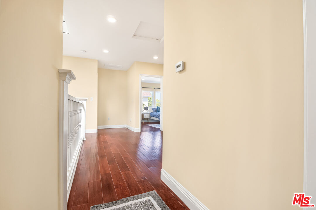 907 Westchester Pl