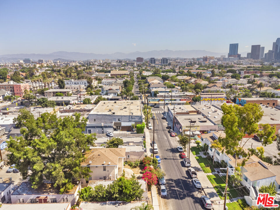 1627 S Burlington Ave